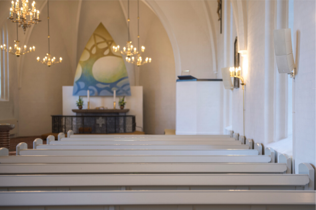 LD Systems CURV 500 in der Mølholm Kirche in Dänemark