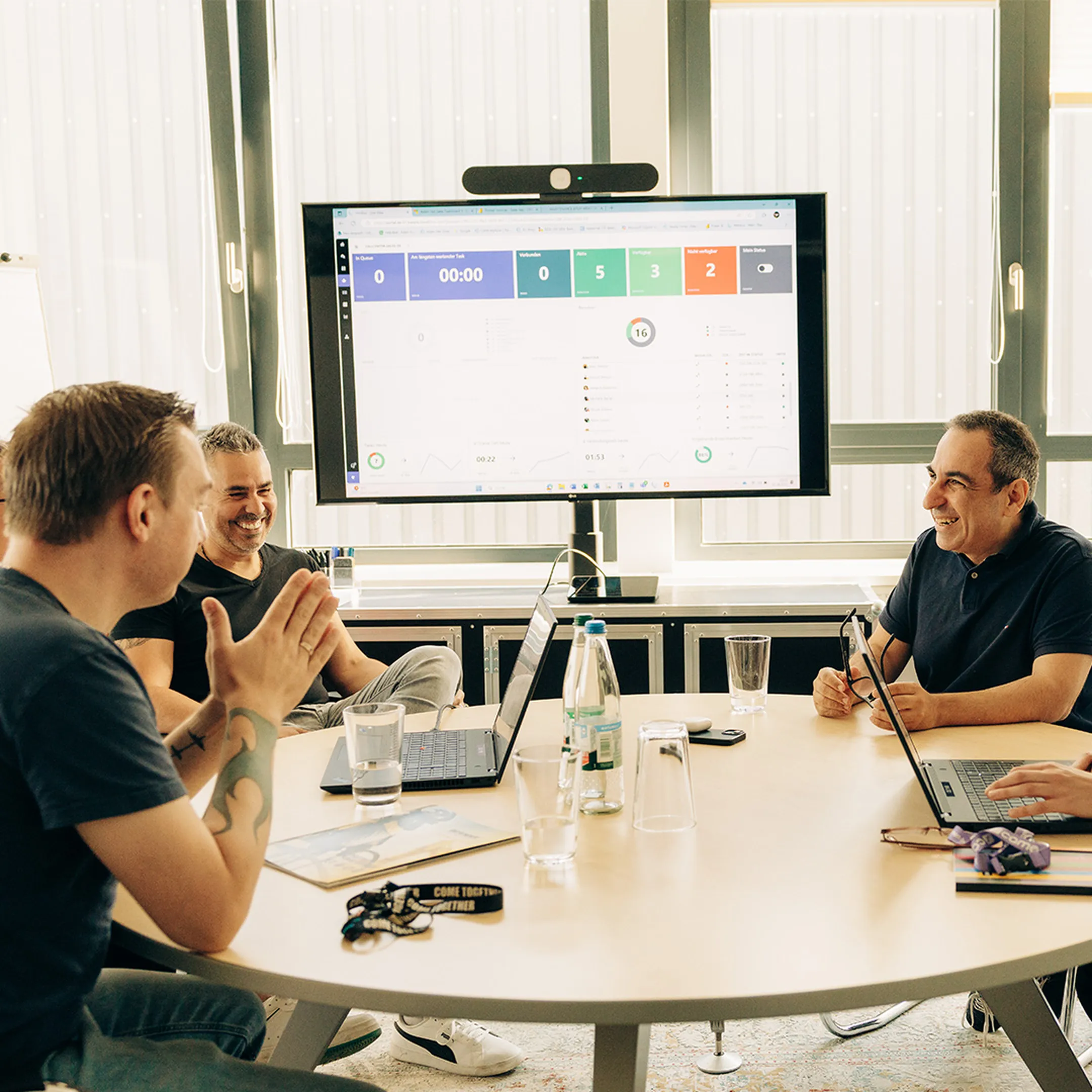 Adam hall group arbeiten bei ahg