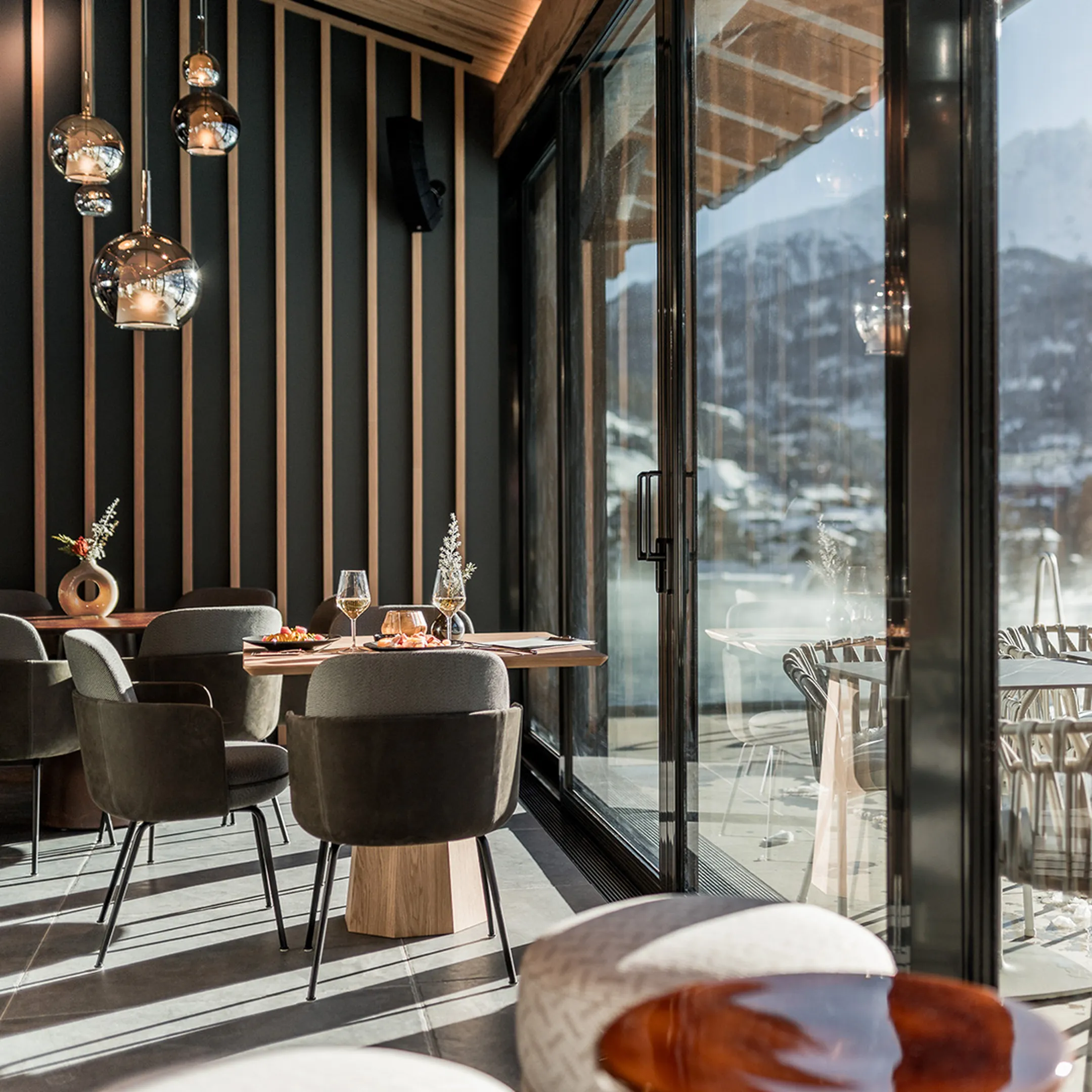 Adam hall integrated systems das central