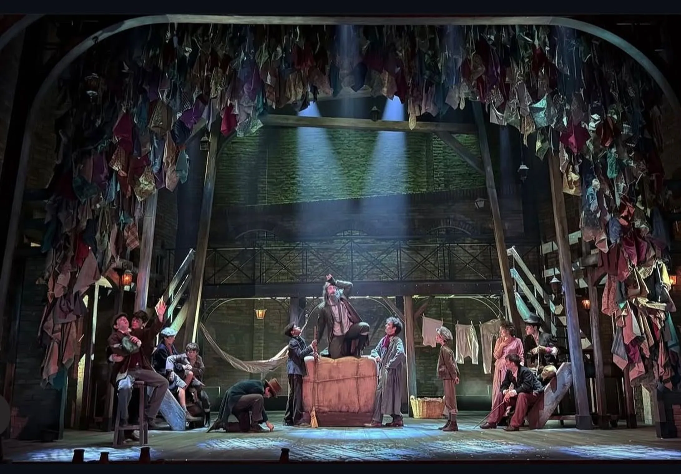 Cameo oliver twist 8