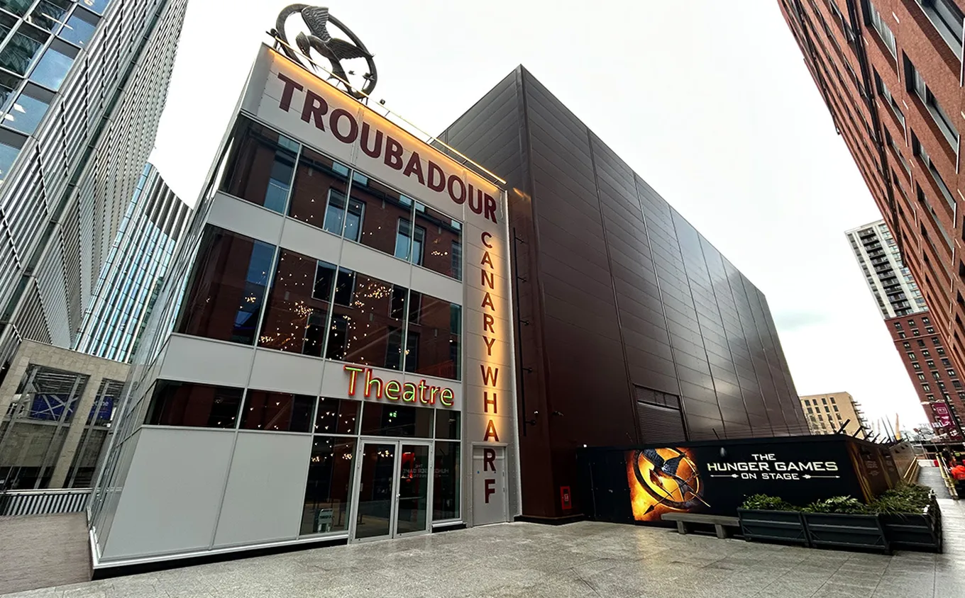 Adam hall integrated systems coro troubadour 1