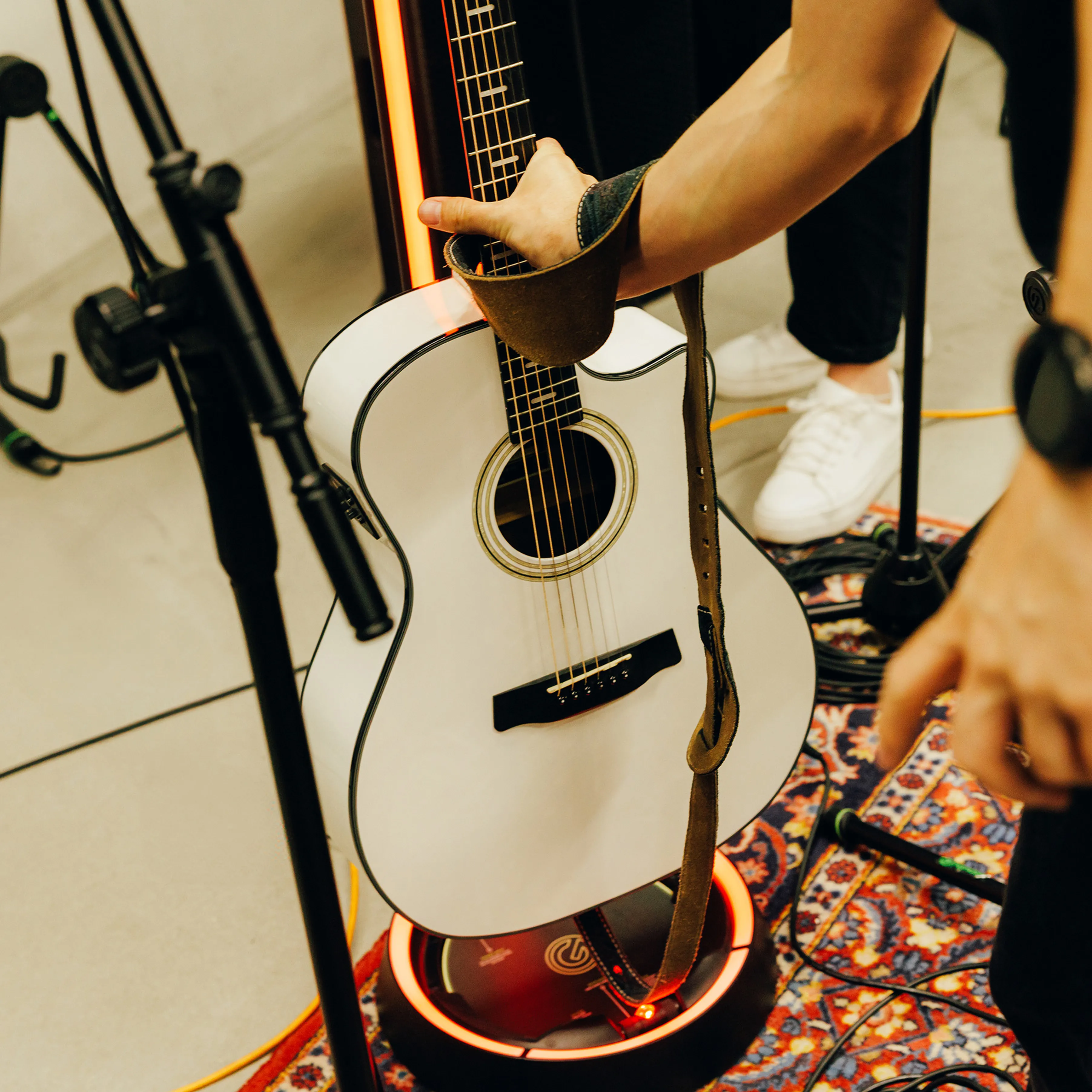 Adam hall group music equipment gravity