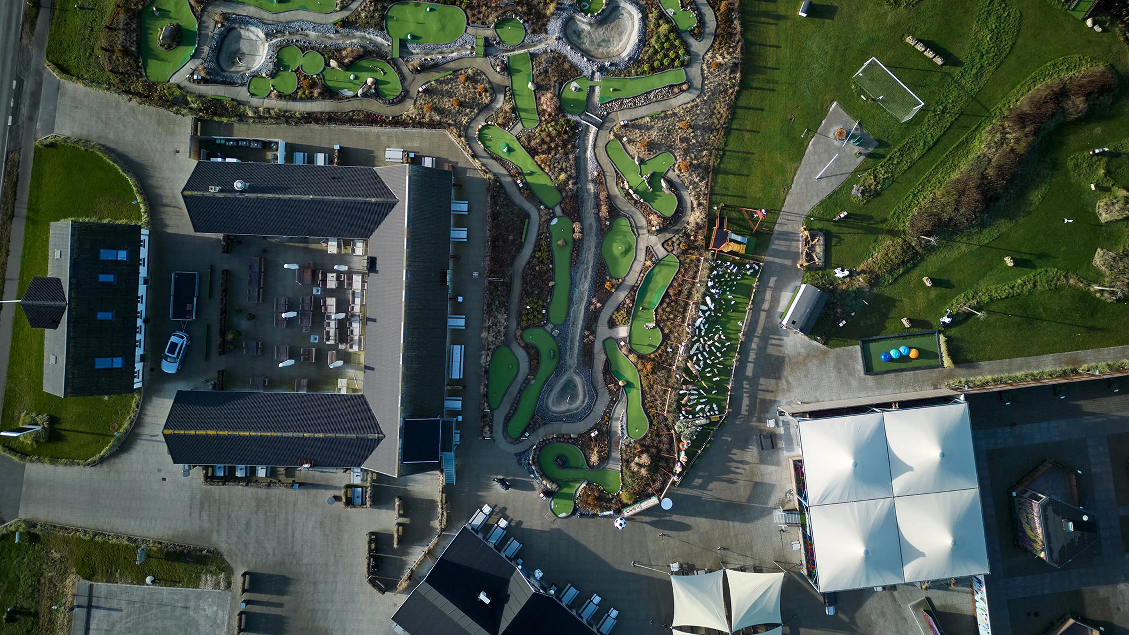 Adam hall integrated systems fun art blokhus 2