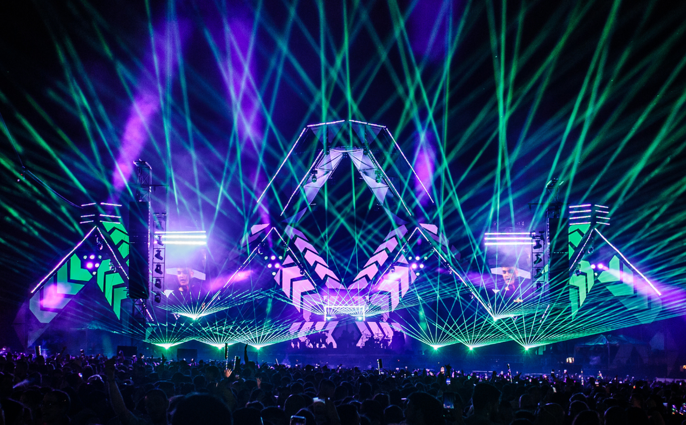 Cameo Light Installation at I Love Reggaeton Festival FLUGE