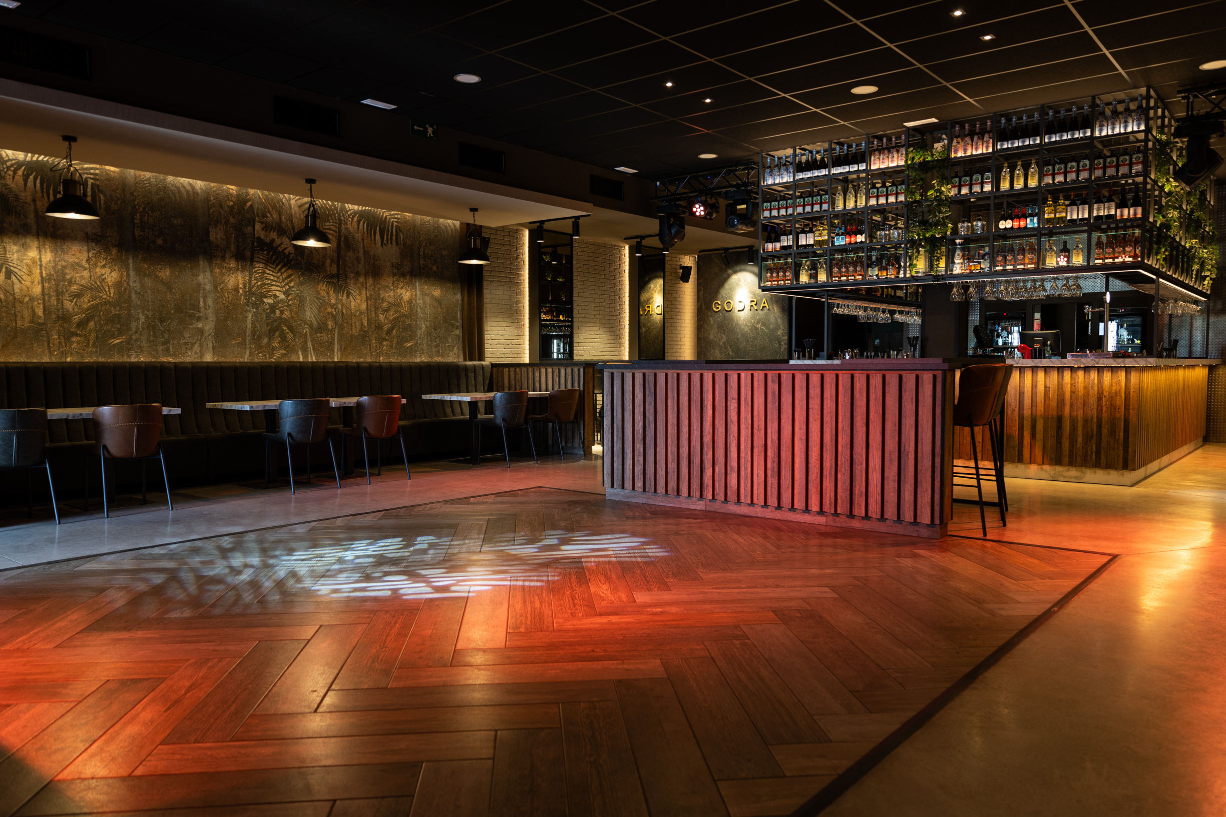 7c1ed10d 3951 44aa 846f f7f421675e30