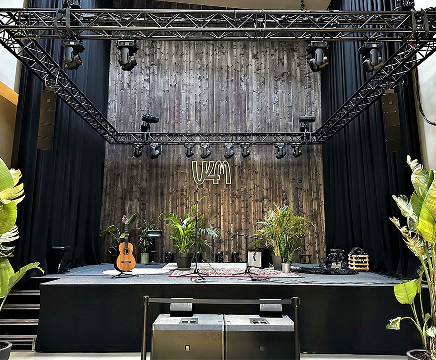 LD Systems MAILA sets the stage at V4M