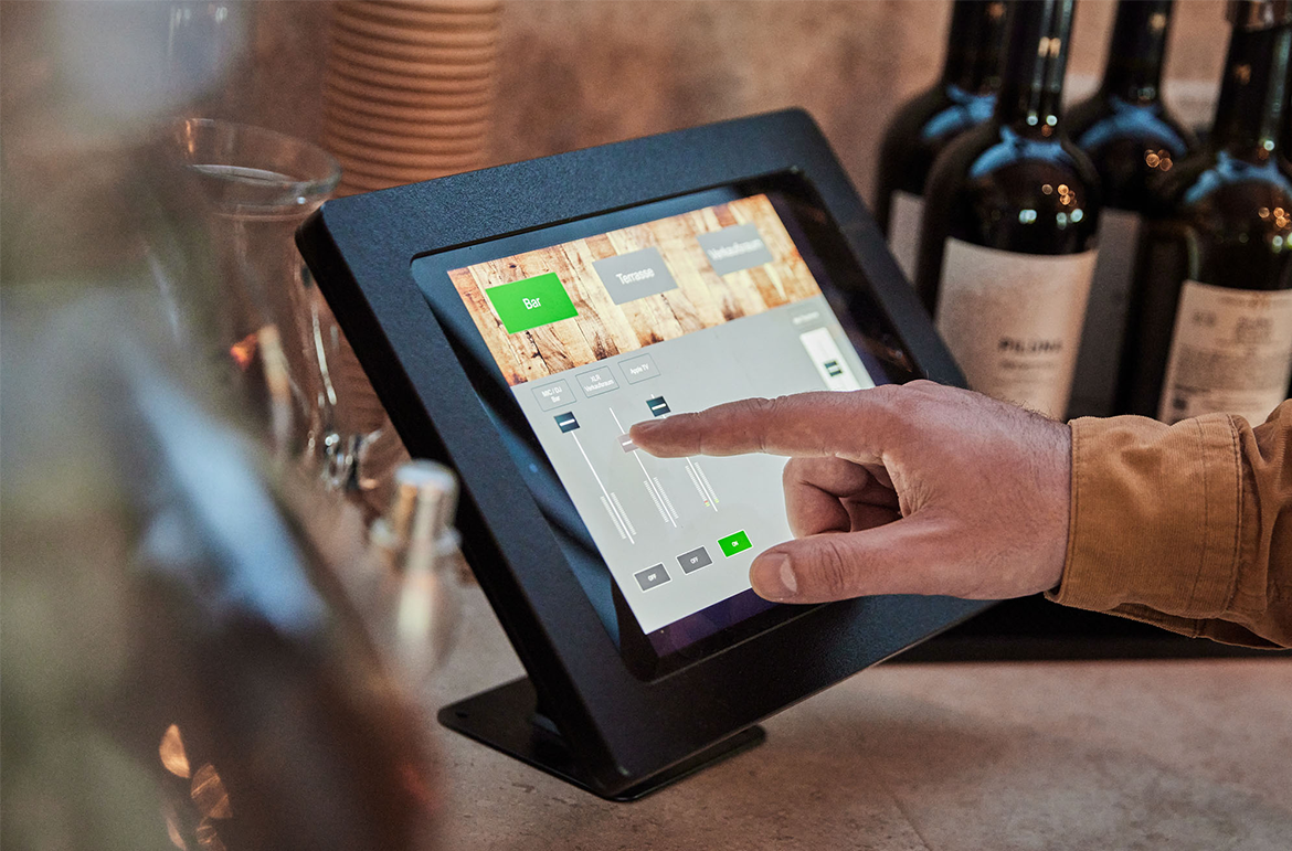 LDSystems_DQORSerie_Feldberghaus_IPad_BedienungPerApp