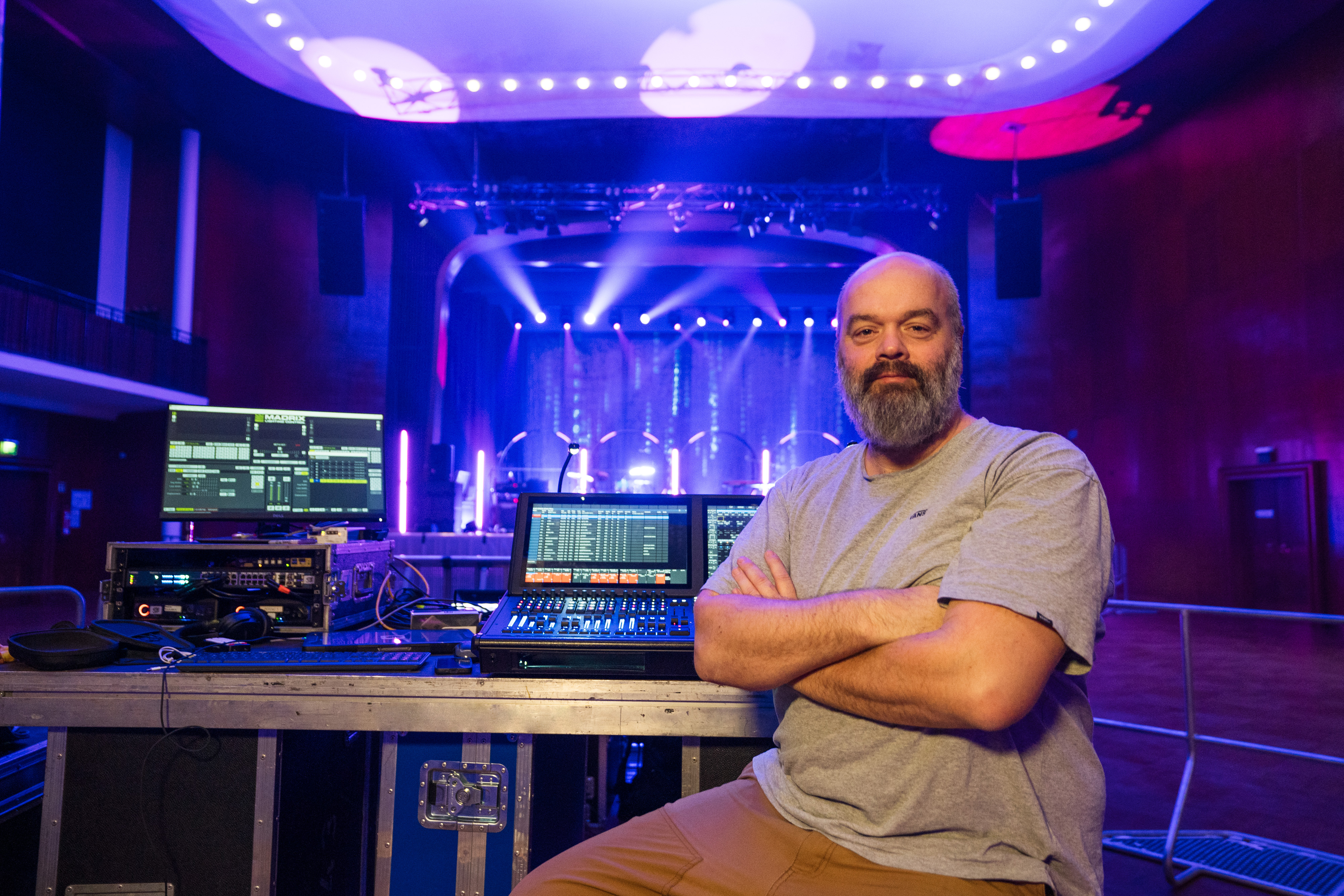Cameo reagarvey roots tour chris glattthor lightdesigner adamhallgroup