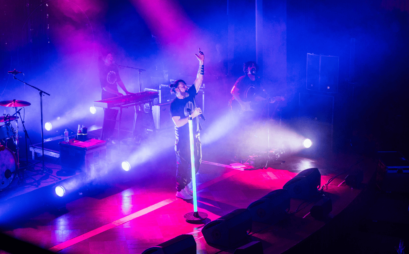 Cameo Light Lightshow Rea Garvey Roots Tour Light Design by Chris Rocketchris Glatthor