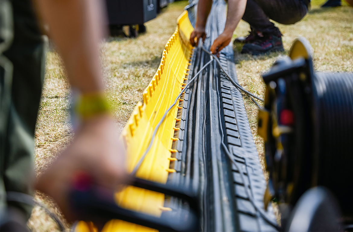 DEFENDER_CableProtectors_WorldClubDome_2022_Kabelkanal