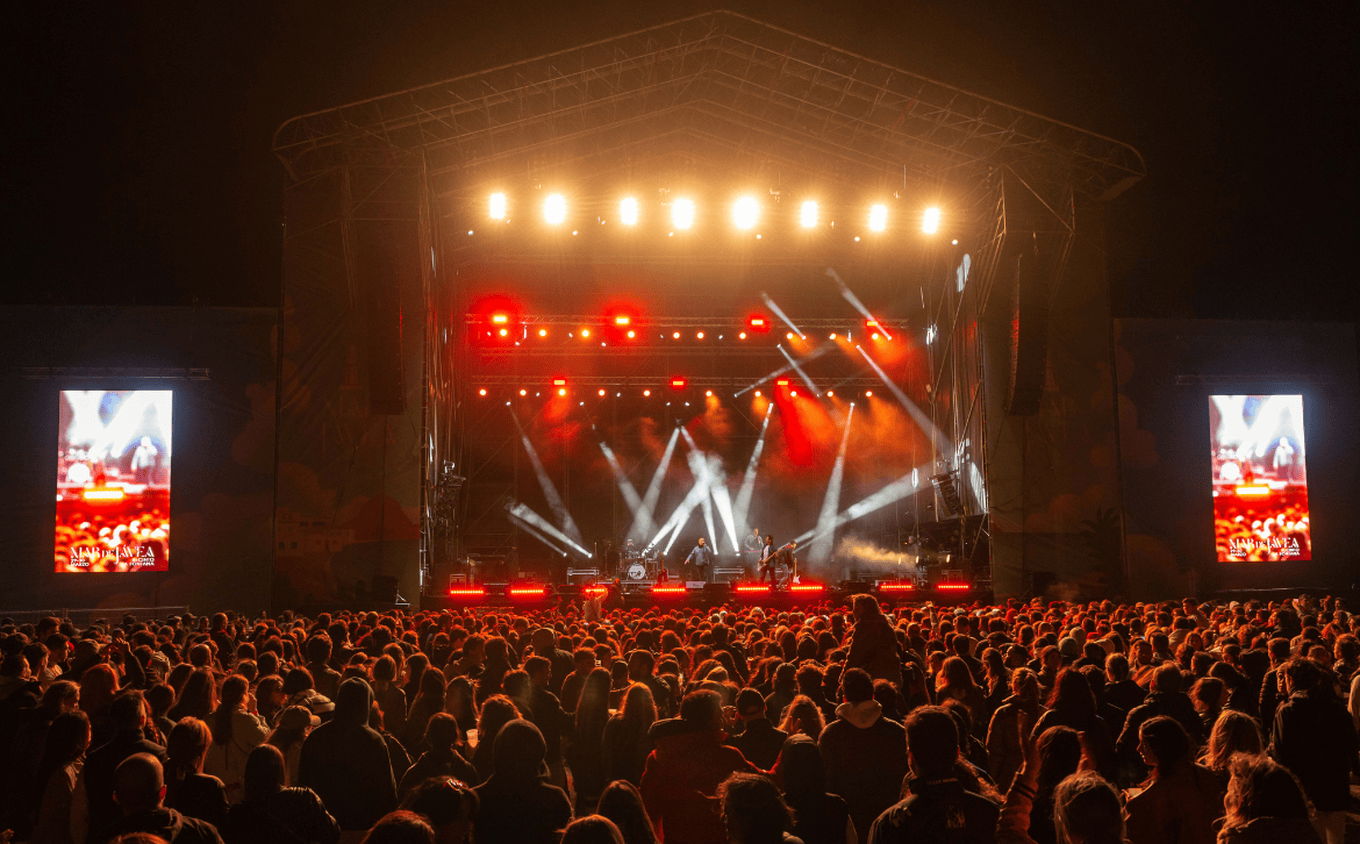 Cameo Light Installation with Fluge Audiovisuales and Fluge Levante at Mar de Javea Festival with ZENIT W600 Wash Light OPUS SP5 Spot Profile Moving Head EVOS W7 Wash Moving Head