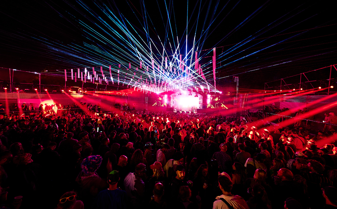 Cameo Light Installation at Shangri-La Glastonbury Festival with OTOS H5 Hybrid IP65 Moving Head and ZENIT W600 SMD Outdoor Wash Light