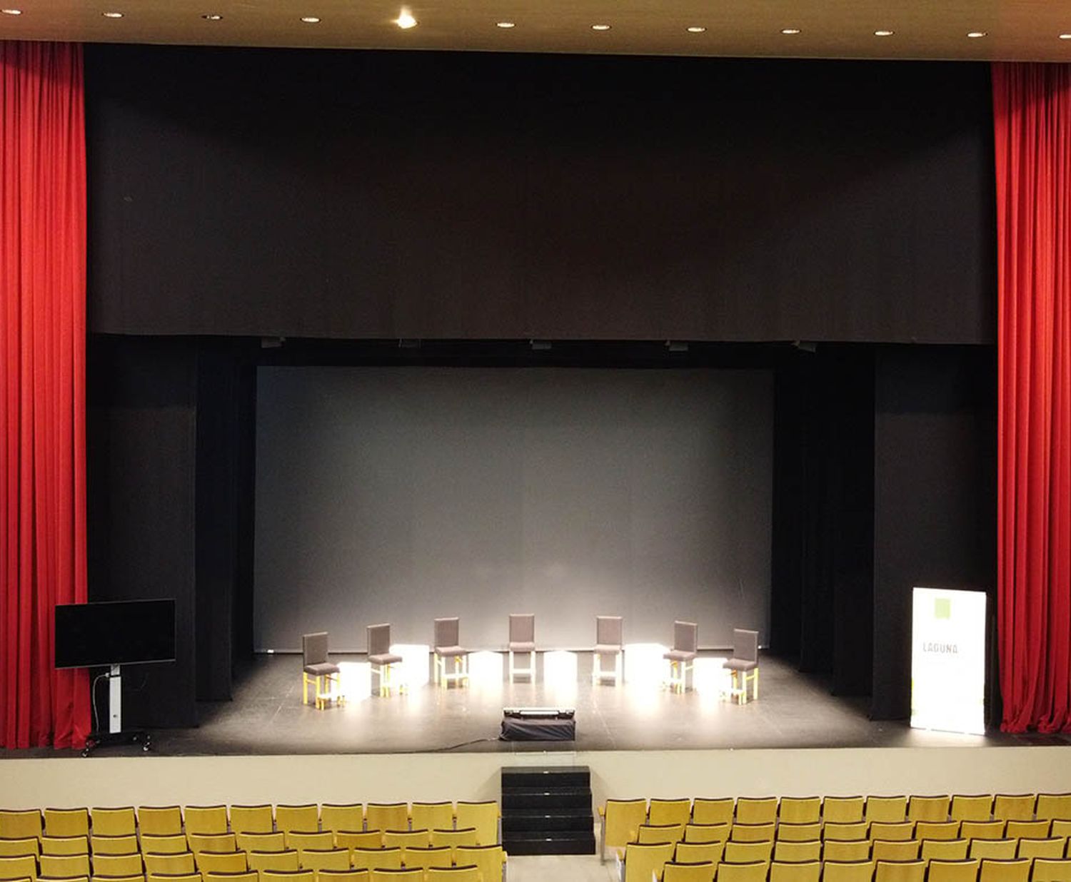 The MAILA M system setup at the Teatro Casa de las Artes.