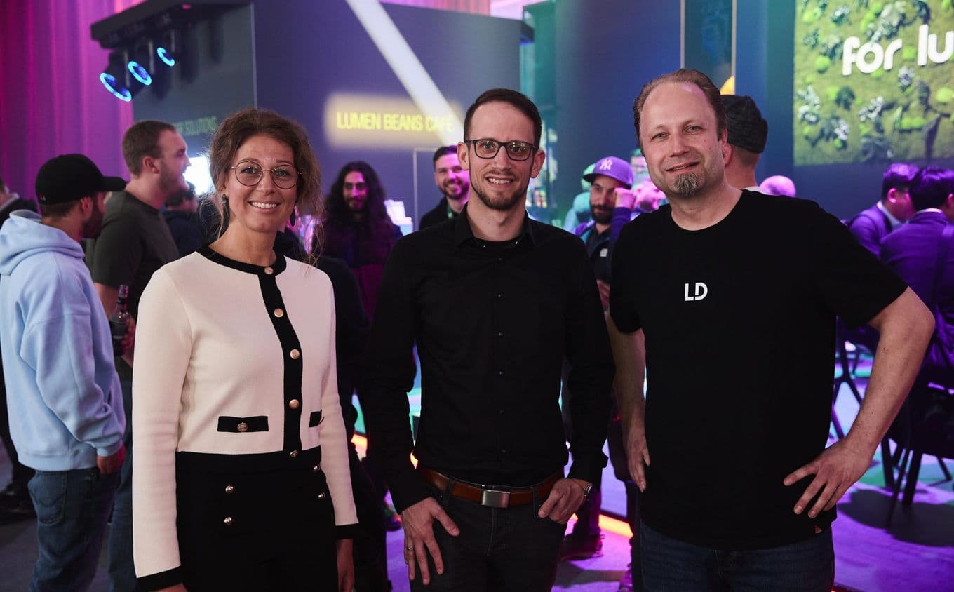 New trading partner for Germany: Adam Hall Integrated Systems solutions now available from Huss Licht &amp; Ton