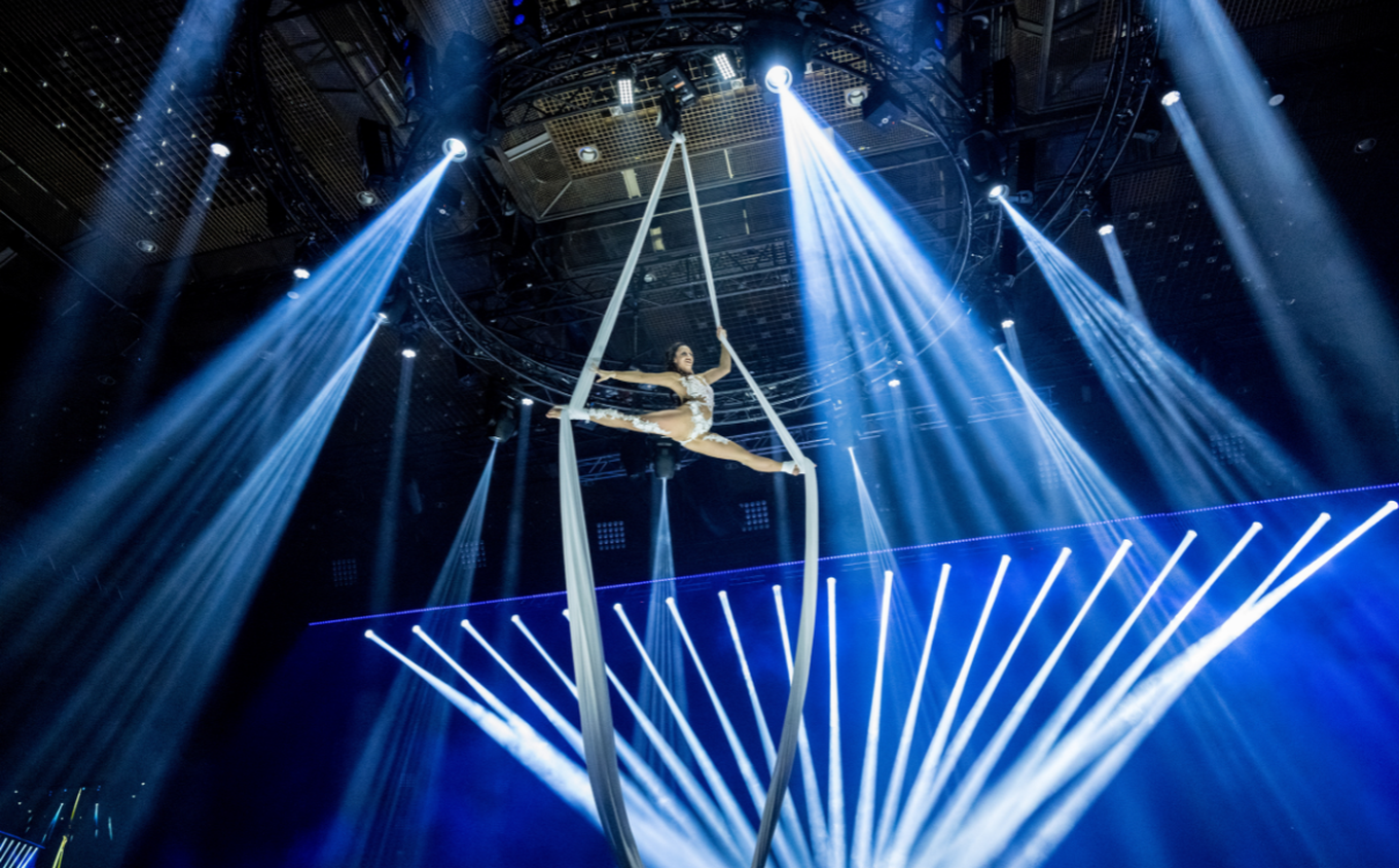 Cameo Light Installation at magician Maxim Maurice show with Moving Head OPU X Profile OPUS H5 and ZENIT B200 Wash Light AZOR B1 AURO SPOT Z300 