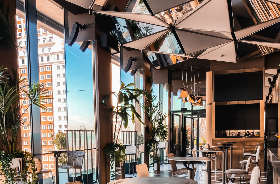 LD Systems CURV 500® beschallt die Gingko Sky Bar im 5-Sterne Design-Hotel in Madrid