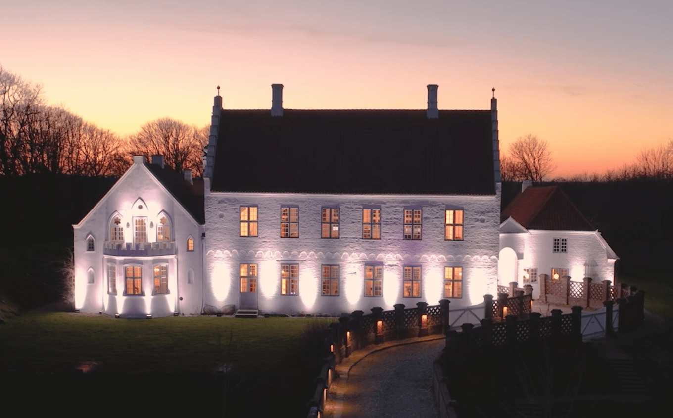 Cameo Light Installation at Danish Norre Vosborg with Outdoor Spotlights and Washlights ZENIT W600i and ZENIT W300i