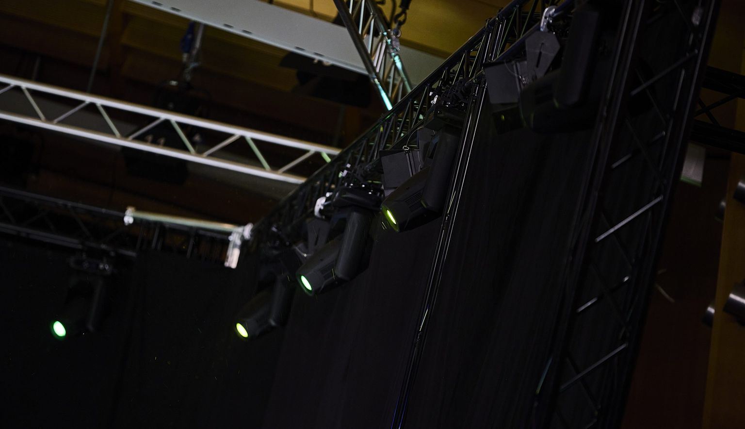 Babylon_Tanzprojekt_AdamHallGroup_Cameo