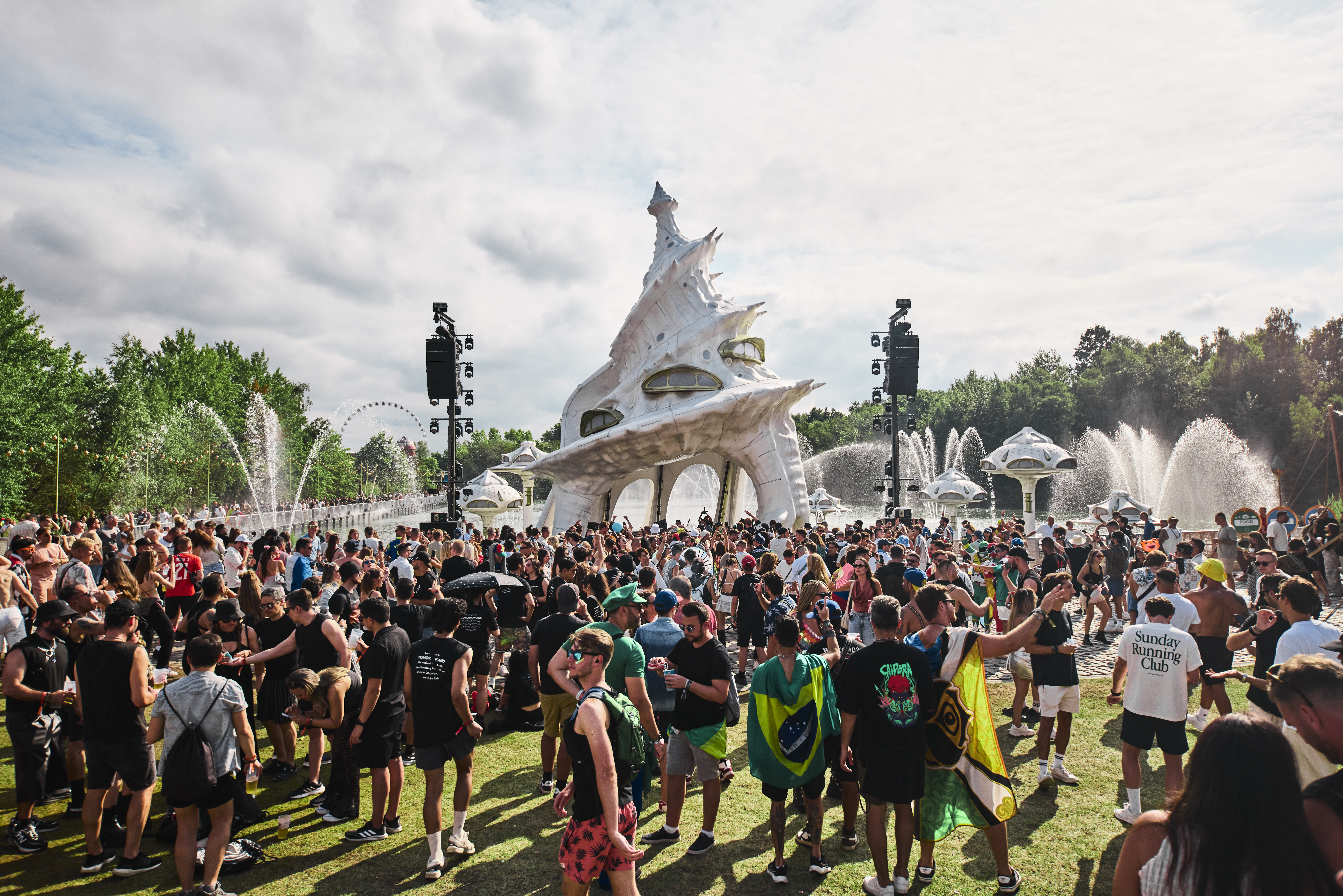 Planaxis Stage at Tomorrowland 2025 with Cameo OTOS W12 Wash Moving Heads and Water fountains