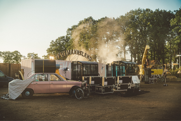 Adam-Hall-Group_Kliemannsland1